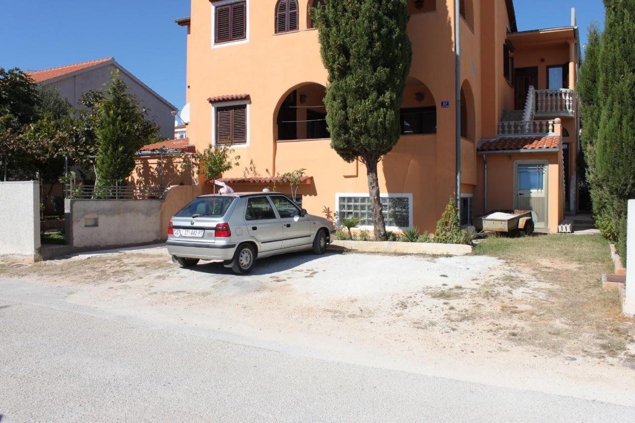 Apartments With A Parking Space Medulin - 7208 Exterior photo