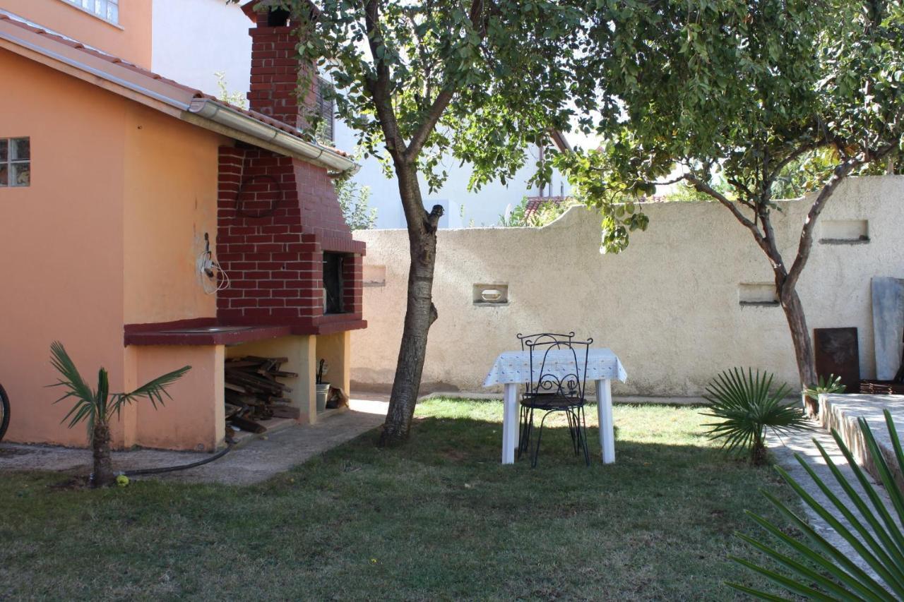 Apartments With A Parking Space Medulin - 7208 Exterior photo